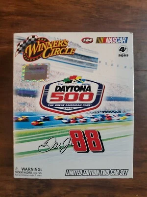2 autos fundidos a presión Dale Junior # 60 / # 88 Winners Circle NASCAR 1/64 DAYTONA  Foto 1 de 4