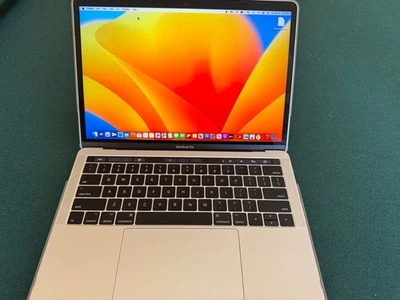 Apple MacBook Pro 14 Core i5 8 GB 256 GB plateado Foto 1 de 4