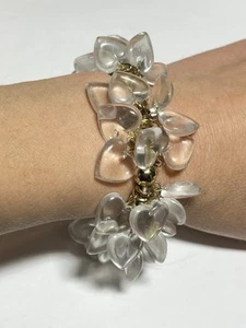 Vintage Bracelet Frosted White Acrylic Heart Charm Bracelet 80's 90's RR1652 - Picture 1 of 4