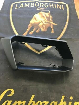 PARAGOLPES DELANTERO IZQUIERDO LAMBORGHINI AVENTADOR PARRILLA MARCO MOLDURA OEM 470807819 Foto 1 de 4