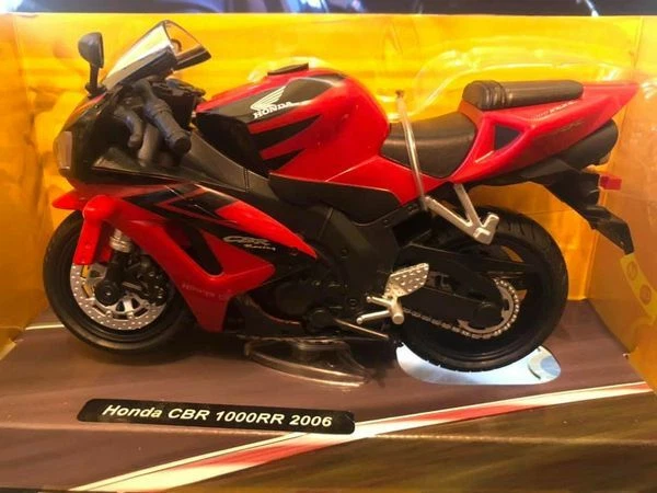 New-Ray Toys 1:12 Scale Honda CBR1000R 01913 Red Foto 1 de 1
