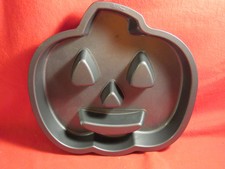 Wilton Non-Stick Pumpkin Halloween Jack-0-Lantern Cake Pan