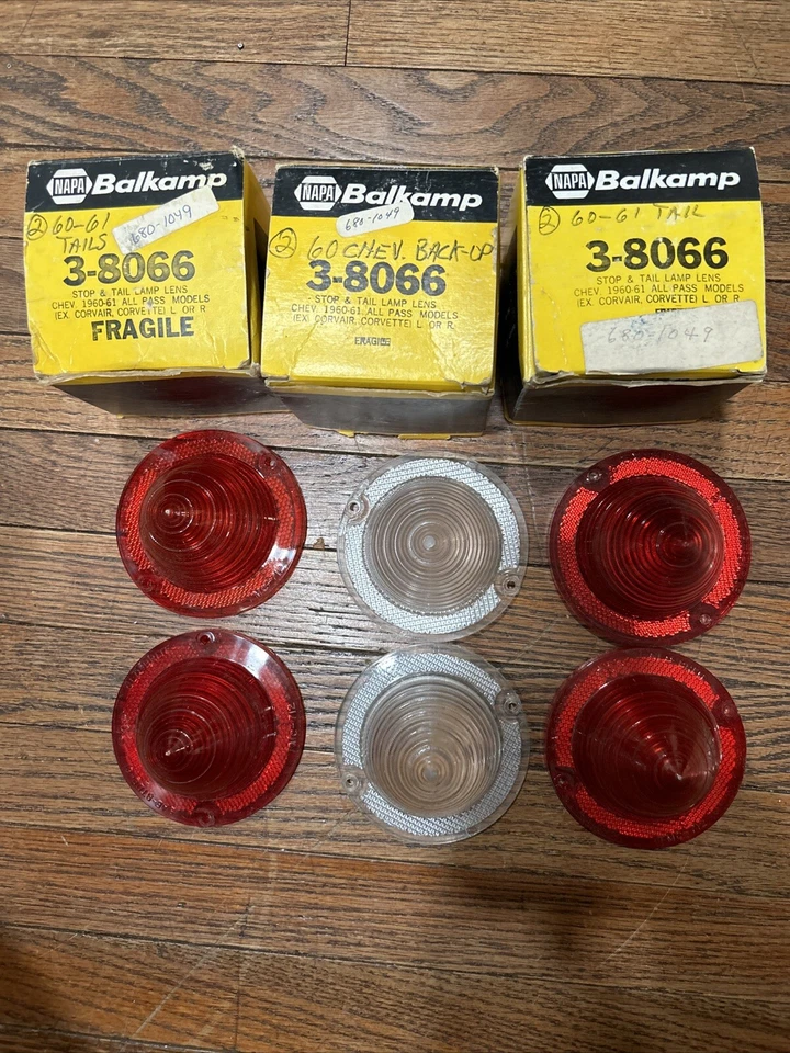 Juego de lentes de luz trasera Chevrolet 1960-61 Corvette Balkamp EE. UU. Foto 1 de 4