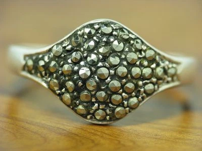 925 Argento Sterling Anello Con Marcasite Ricoperto / Vero / Rg 56,5/3,3g - Immagine 1 di 3