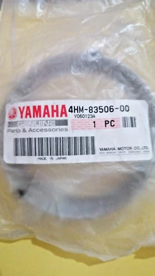 Yamaha Speedometer - Tachometer Top Ring 4HM-83506-00 - Immagine 1 di 3