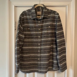 Howe Long Sleeve Button Down Shirt- Size XL  - Picture 1 of 6