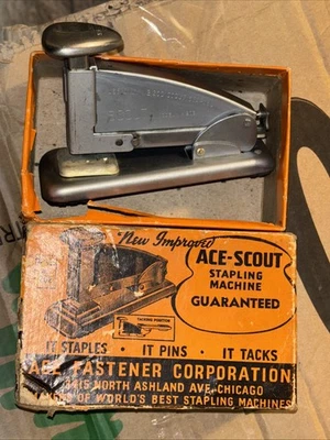 Vintage Ace Fastner Co. Modelo Scout nº. Grampeador 202 raro caixa original funciona bem - Imagem 1 de 4