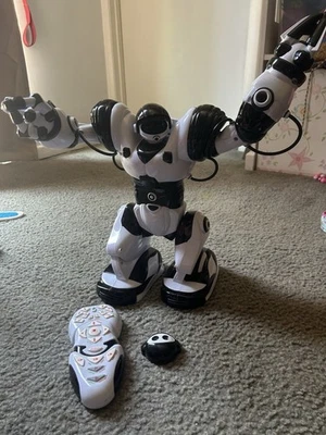 WowWee Robosapien Robot Remote Control (2004) Model 8081 (Tested) WORKING!  - Image 1 of 4