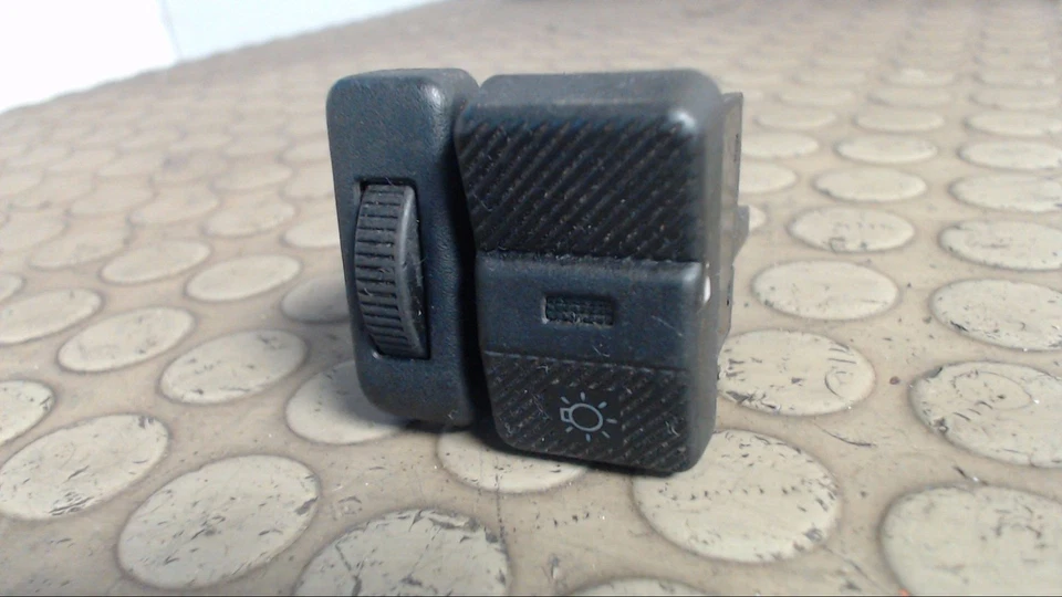 Lichtschalter VW Polo 86 C 12 Monate Garantie Sofortversand - Bild 1 von 1