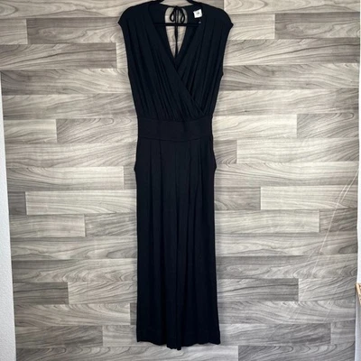 Macacão Cabi Feminino S Preto Sem Mangas Elástico Decote Surplice Perna Larga Casual - Imagem 1 de 4