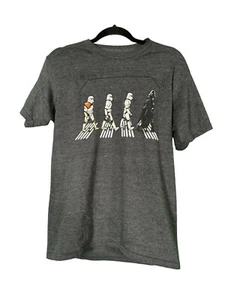 STAR WARS Death Star Road Stormtrooper Crossing Men's T-Shirt Size Medium - Picture 1 of 4