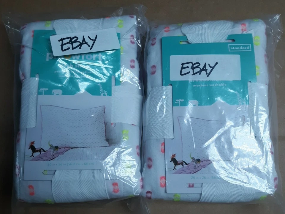 2 (dos) Pillowfort Dash Sham (multicolor) farsa estándar (20 pulgadas x 26 pulgadas) Foto 1 de 4