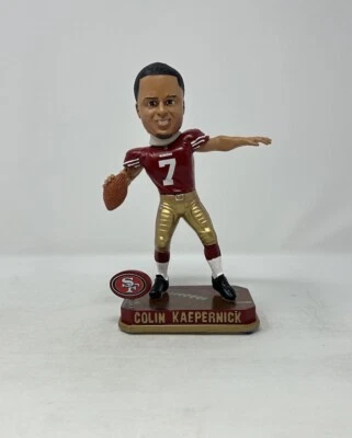 Bobblehead Colin Kaepernick San Francisco 49ers Legends Of “The Field” #880/2014 - Imagem 1 de 4