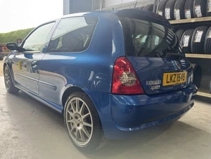Renault Sport Clio 172 Cup 2.0 16v - Picture 1 of 7