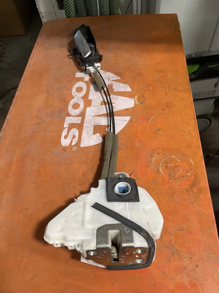 07-13 Acura MDX Actuador de bloqueo de pestillo de puerta delantero derecho OEM con manija 2007 2008 Foto 1 de 1