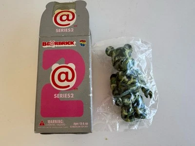 Medicom Be@rbrick Serie 2 100% Patrón Verde Camuflaje Bearbrick RARO Foto 1 de 4