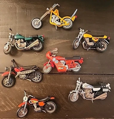 Lote de motocicletas diecast vintage Zee Tootsietoy Honda Kawasaki Police Yamaha Café Foto 1 de 4