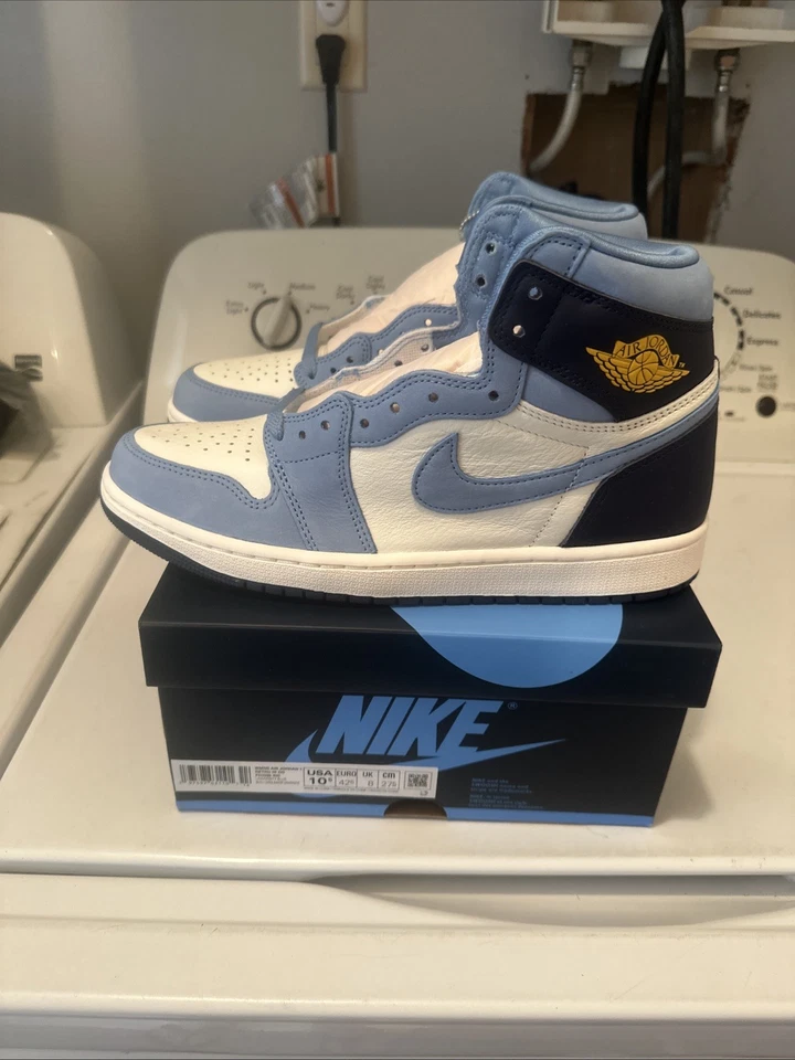 Größe 10,5 - Jordan 1 Retro High OG First in Flight W - Bild 1 von 4