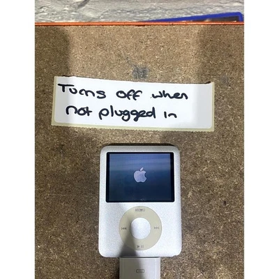 Apple iPod Nano 3rd Generation A1236 4GB MP3 Media Player Silver Colour Screen - Image 1 of 4