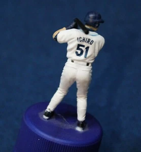 PEPSI BOTTLE CAP ICHIRO SUZUKI 2002 - #2 cap Batting - #51 Home Jersey - Picture 1 of 6