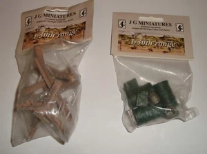 2 x UNOPENED 1:30 SCALE DIORAMA SCENIC PACKS - TANK TRAPS & OIL DRUMS/JERRY CANS - Picture 1 of 2