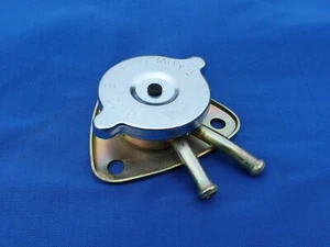 JAGUAR DAIMLER FILLER NECK & CAP FITS XJ6 SERIES 1, 2 & 3 EAC3153 - Picture 1 of 3