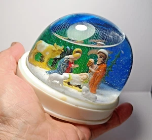 PALLA con NEVE con LUCE vintage CHRISTMAS PRESEPE snowglobe SOUVENIR NEW YORK - Imagen 1 de 6