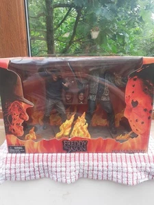 Neca Freddy Vs Jason Collectible BOX Set New Unopened - Picture 1 of 8