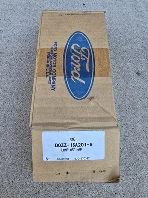 1970 NOS Ford Mustang Passenger Front Light  DOZZ-15A201-A - Image 1 of 4