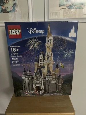 LEGO DISNEY CASTLE 71040 RETIRED 2022 FACTORY SEALED 1ST EDITION  - Image 1 of 4