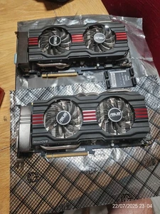 2x ASUS NVIDIA GeForce GTX 770 DirectCU 2GB GDDR5 Graphics Card + SLI Connector - Picture 1 of 9