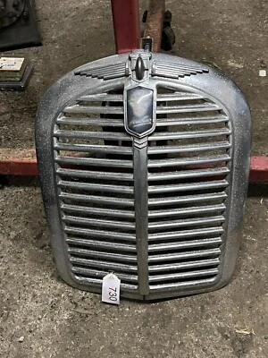 Parrilla usada Austin A40 Somerset A70 Hereford 1950-1954 encurtida pero buena Foto 1 de 2