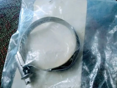 2005-18 GM Buick Allure анклав зажим ASM топливный бак наполнитель шланг #25711370 - Изображение 1 из 2