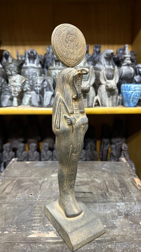 Foto 1 di 8