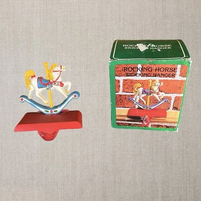 Colgador de medias de hierro fundido vintage caballo mecedor Navidad ABC #15801 con caja Foto 1 de 4