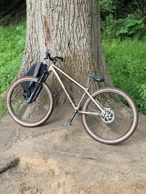 NS Mouvement 3 Dirt Jumper à la recherche de métiers sus complets  - Photo 1/4