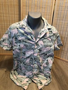 Stranger Things Hawaiian Button Up Down Shirt Pink Netflix Medium M H791 - Picture 1 of 7
