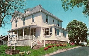 CHATHAM TOWN HOUSE INN 1974 ON LIBRARY LANE, CHATHAM, CAPE COD, MA. - Picture 1 of 2