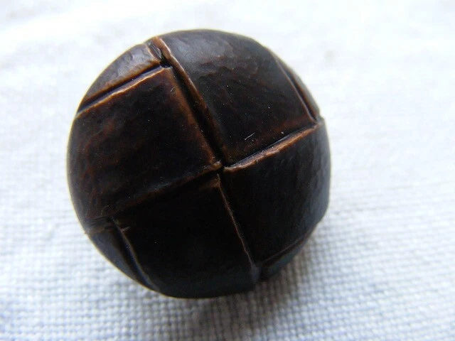 ca 2,1 cm großer Knopf groß braun Lederoptik vintage Mantel Tasche alt Leder - Bild 1 von 1