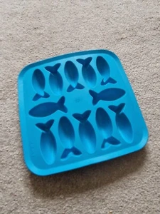 Ikea Blue Fish Icecube Tray *BNWOT*turquoise*ice*drinks*entertaining*cute* - Picture 1 of 3