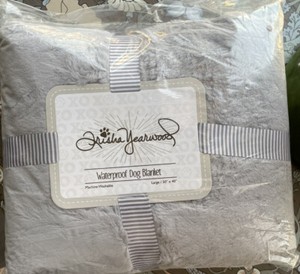 Trisha Yearwood Large Dog Blanket Waterproof Fleece 50"X40" Grey