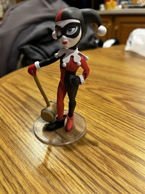 Estatua Harley Quinn Foto 1 de 3