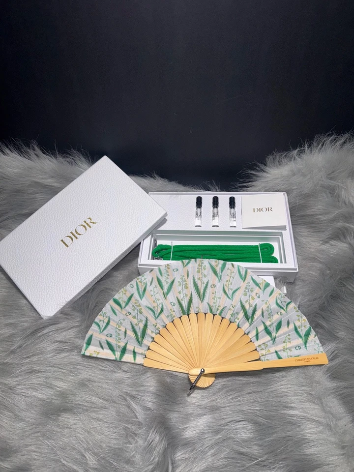 Набор вентиляторов Dior Beauty GWP с 3 флаконами Lucky 🍀 духи. В коробке - Изображение 1 из 4