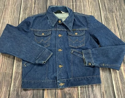 Chaqueta estilo camionero abotonada de mezclilla Wrangler años 70 de colección para hombre talla 40 hecha en EE. UU. Foto 1 de 4