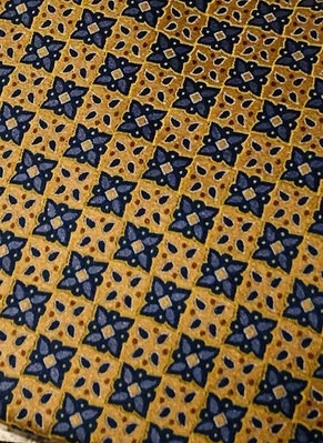 Jos A Bank Traveler 100% Silk Men’s Geometric Tie Stain Shield Gold Ship FAST! - Image 1 of 3