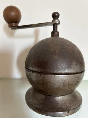 Antico Macinino Caffè In Metallo - Immagine 1 di 2
