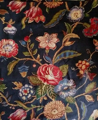 Tela Floral Algodón Jay Yang 60" X 54" Azul Marino Multicolor Interior Retirado Foto 1 de 4