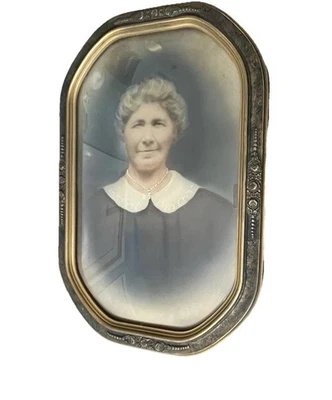 Marco de fotos de vidrio burbuja convexo de colección madera dorado detalles florales mujer Art Nouveau Foto 1 de 4