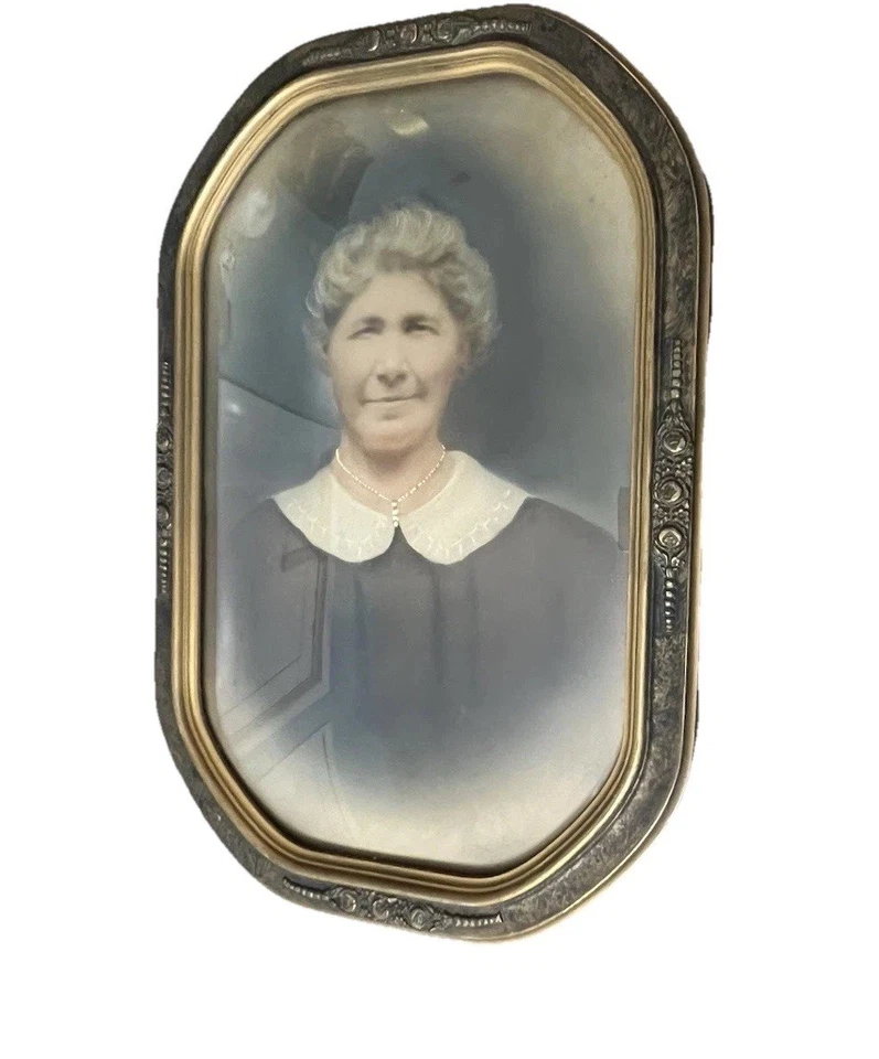 Marco de fotos de vidrio burbuja convexo de colección madera dorado detalles florales mujer Art Nouveau Foto 1 de 4