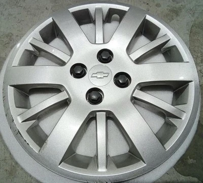 Chevrolet Cobalt 3285 2009-2010 cubierta de rueda tapacubos 15" 12 radios plateado 9598604 Foto 1 de 4